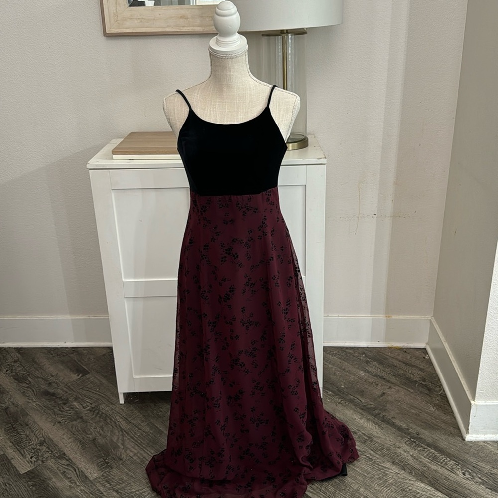 Betsy & Adam by Jaslene EUC Gorgeous Prom/Evening Gown